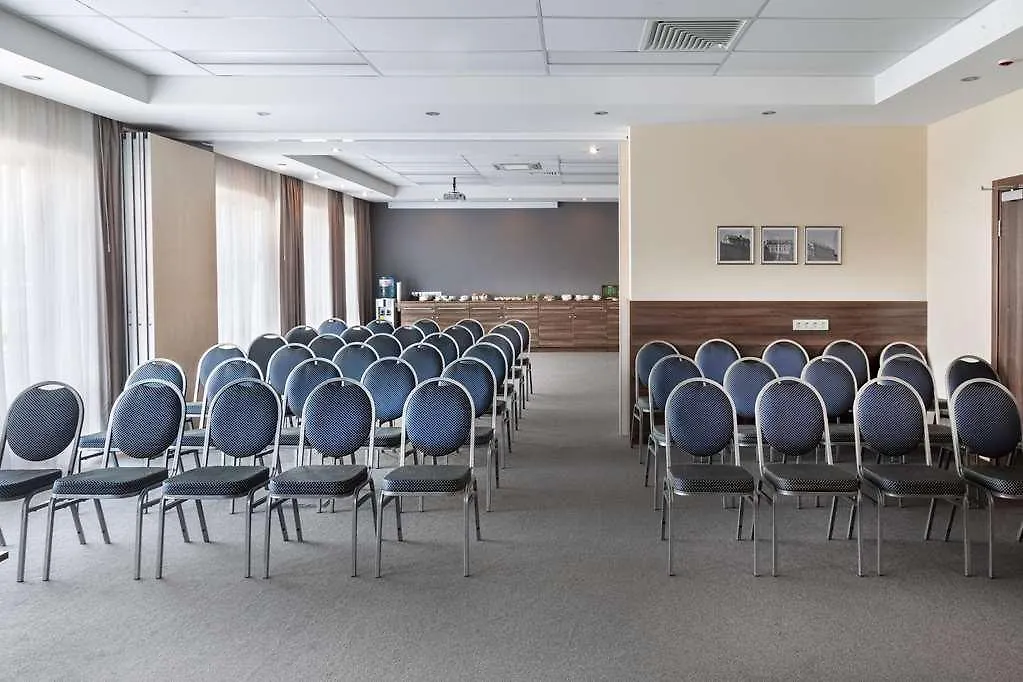 Hampton By Hilton Minsk City Centre 3*,