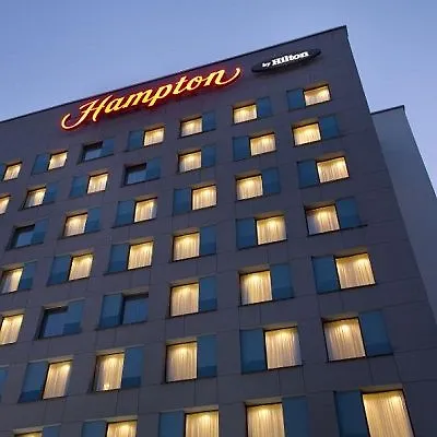 מלון Hampton By Hilton Minsk City Centre 3*,