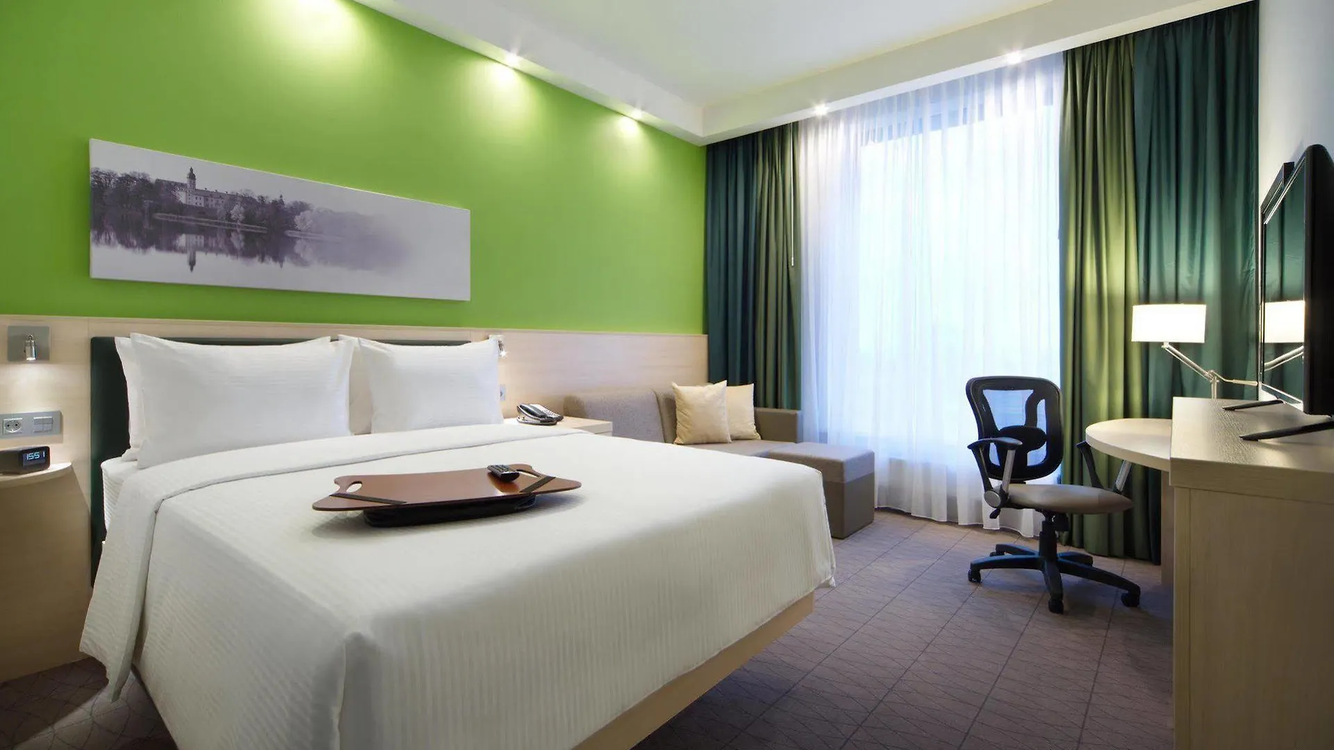 מלון Hampton By Hilton Minsk City Centre