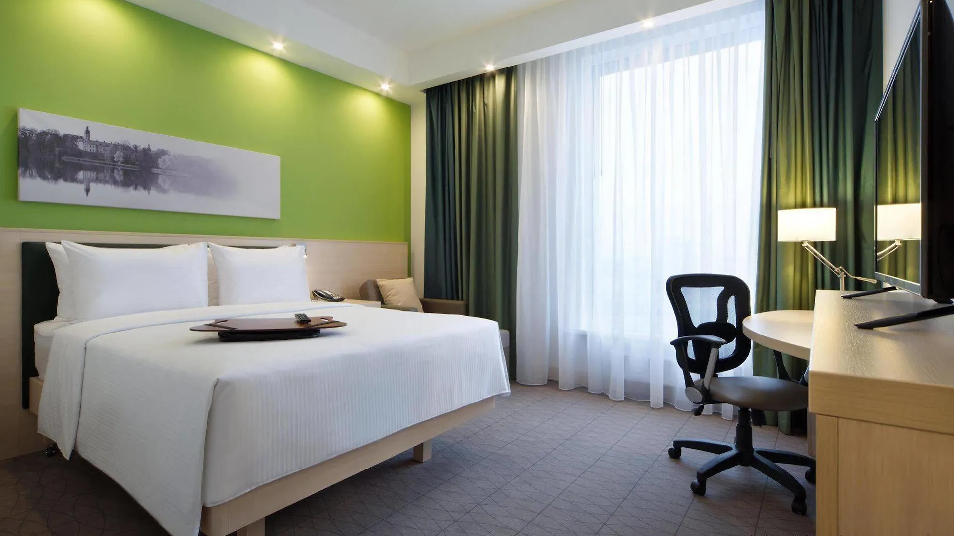 מלון Hampton By Hilton Minsk City Centre