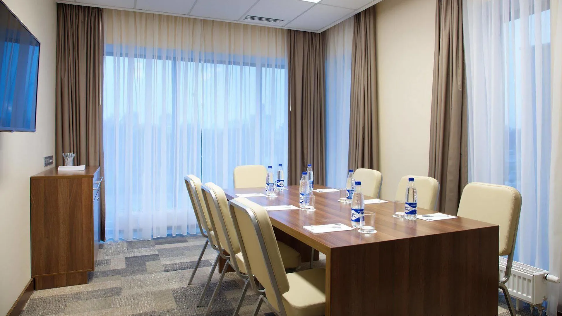 מלון Hampton By Hilton Minsk City Centre