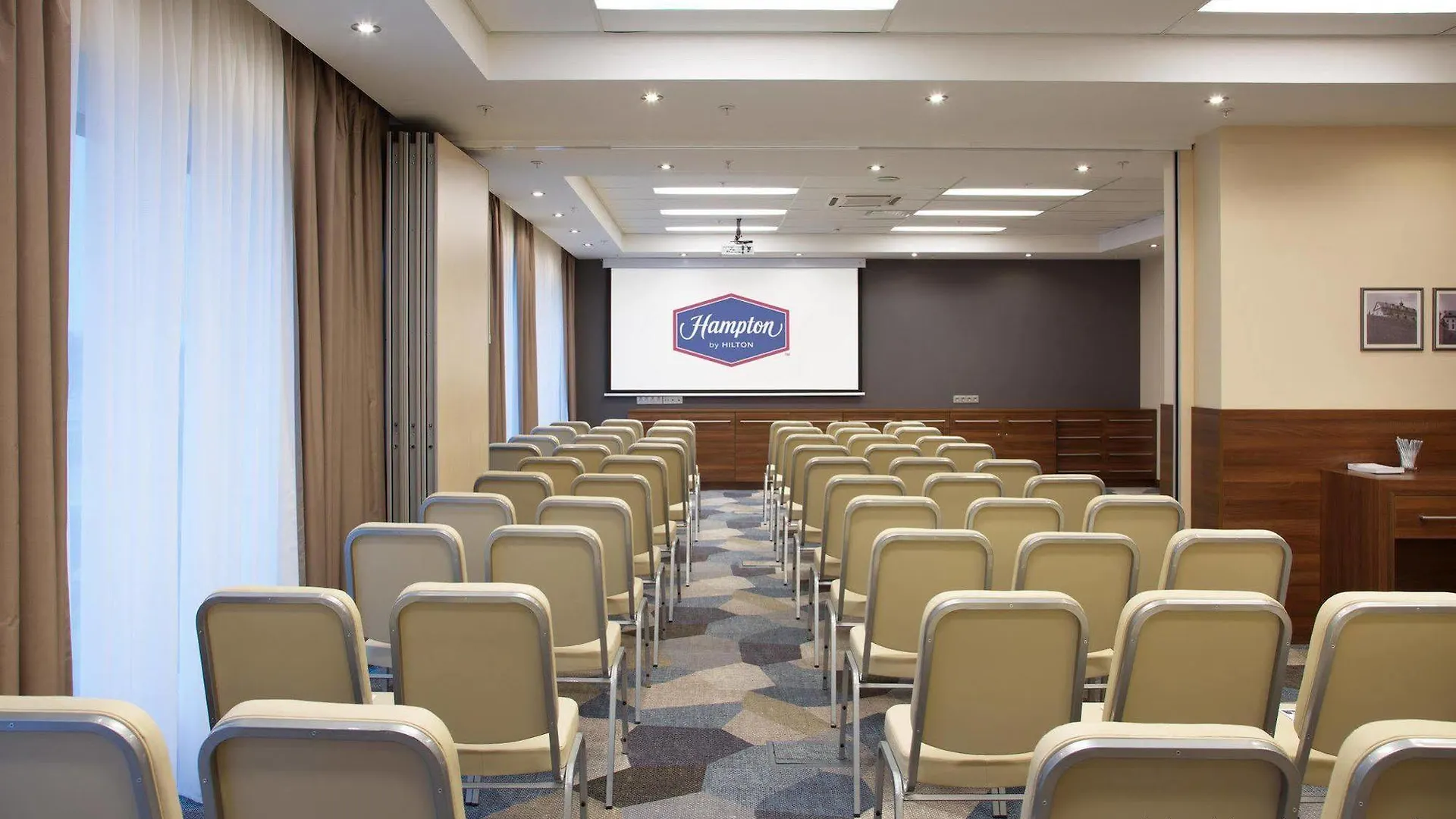 Hampton By Hilton Minsk City Centre 3*,  Belarus