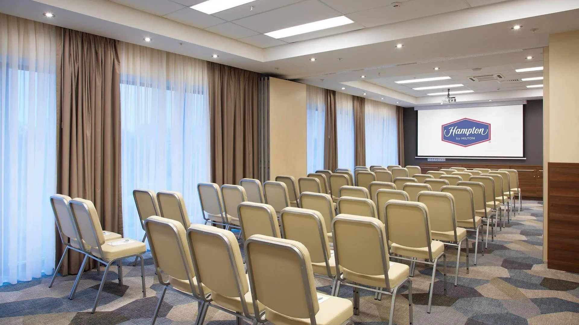 Hotel Hampton By Hilton Minsk City Centre