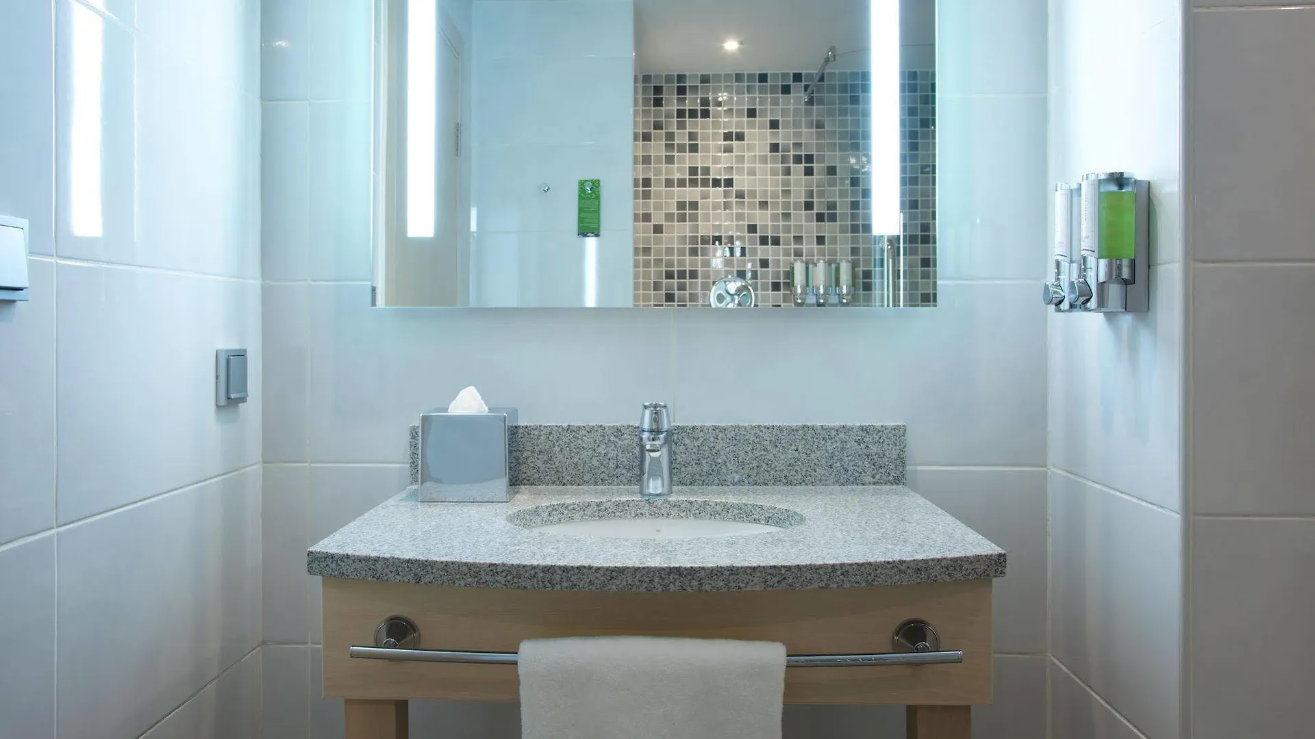 Hotel Hampton By Hilton Minsk City Centre