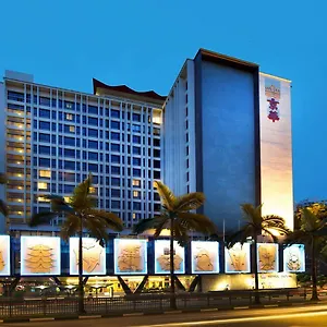 Royal 4*, Singapur Singapur