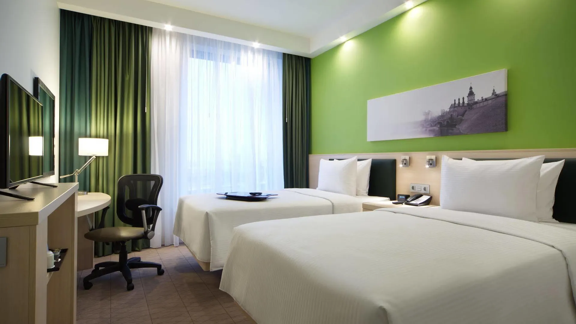 Hampton By Hilton Minsk City Centre 3*,